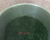 Foto langkah ke 1 dari resep Gulai daun chaya dengan taburan rebon goreng dan cabe rawit.