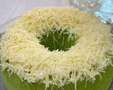 Foto langkah ke 7 dari resep Bolu Kukus Pandan Keju.