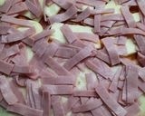 Foto del paso 2 de la receta: Pizza con alcuciles, hongos, jamón y cebolla