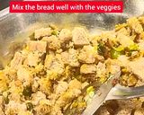 A picture of step 4 of Vegetable brown bread upma.