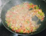 Foto del paso 4 de la receta: Fideuá de verduras y langostinos con allioli de rábanos