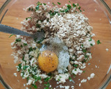 Foto del paso 1 de la receta: Tortitas de salmón con salsa tártara light