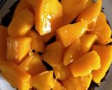 A picture of step 6 of No Bake Oreo Mango Cake.