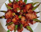 Hình bước làm 4 của món Thịt ba chỉ cuộn đậu bắp