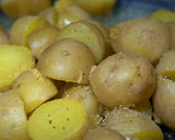 Foto del paso 3 de la receta: Papas a la Mantequilleishon