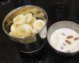 A picture of step 1 of Apple Banana Milkshake.