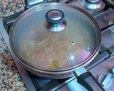 Foto del paso 8 de la receta: Dorada y gambas con cebollas confitadas a la Canela y pasas