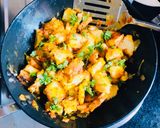 A picture of step 4 of Bread Upma.