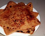 A picture of step 5 of Masala parantha.