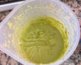 Foto del paso 2 de la receta: Ensalada de pasta y salmón en salsa de aguacate