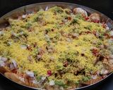 A picture of step 4 of Dahi puri chat.