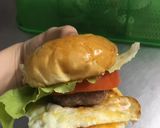 Hình bước làm 2 của món Hamburger(bánh mì nhân thịt bò phô mai)