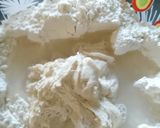 Foto del passaggio 2 della ricetta Impasto base per pizza con pasta madre