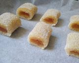Foto del paso 7 de la receta: Panellets variados (chocolate, membrillo y guindas confitadas)