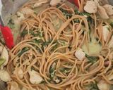 Foto del paso 3 de la receta: Spagetti- cremoso de pesto con pollo y Bacon