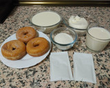 Foto del paso 3 de la receta: Tarta de donuts "donutisima"