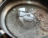A picture of step 3 of Sabudana khichadi.