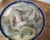 Foto del paso 1 de la receta: Langostinos crujientes sobre Mermelada de tomate