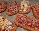 Pas rețetă Mini pizza - felii de pâine 5 fotografie