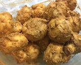 A picture of step 2 of Mushroom Tikka masala.
