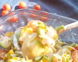 A picture of step 5 of Pesto creamy veggie salad.