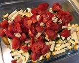 Une image de l'étape 5 de Courgettes bicolores et tomates à l'ail, basilic et persil.