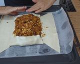 Foto del paso 4 de la receta Strudel de manzana y piñones