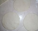 Foto del paso 2 de la receta: Empanadas y banderillas ✨