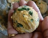 A picture of step 2 of Soya Flour and Methi Paratha.