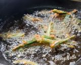 A picture of step 3 of Bhindi Fry.