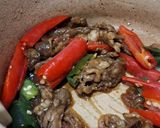 Foto langkah ke 5 dari resep Tumis Beef Cabe Teriyaki.