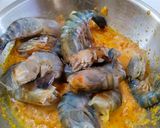 Foto langkah ke 4 dari resep Udang Masak Tomat.