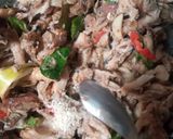Foto langkah ke 3 dari resep Oseng Tongkol Suwir.