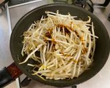 A picture of step 3 of Shio Ramen.