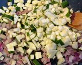 Une image de l'étape 1 de Pâtes aux champignons et courgettes, œuf poché.
