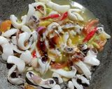 Foto langkah ke 4 dari resep Oseng Cumi.