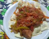 Foto del paso 5 de la receta: Chorizo a la pomarola con Respecto de pollo y verduras