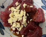 A picture of step 1 of Shaking Beef (Bò Lúc Lắc).