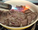 รูปขั้นตอนการทำที่ 3 ของ ก๋วยเตี๋ยวเนื้อและลิ้นตุ๋น