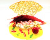Foto del passaggio 3 della ricetta Tartare di gambero di Mazara; burrata con avocado e pistacchi; ciliegie e gazpacho di melone