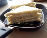A picture of step 2 of Mayo and egg sandwich.