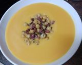 Foto del paso 6 de la receta: Crema de zanahorias, calabaza y batata con garbanzos refritos con jamón serrano