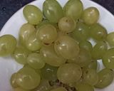 A picture of step 1 of Grapes raita.