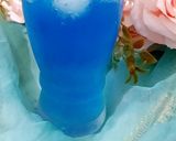 A picture of step 4 of Blue electric lemonade.