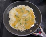 A picture of step 3 of Thai omelette (Kai Jeow).