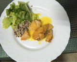 Foto del paso 7 de la receta: Salmón a la naranja con arroz de grano largo y ensalada