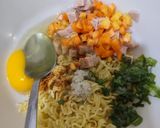 Foto langkah ke 2 dari resep Bakwan mie no tepung 2.