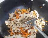 Foto langkah ke 7 dari resep Japchae (Bihun goreng Korea).