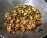 ફ્લાવર,બટાકા, વટાણાનું શાક(Cauliflower,potato, peas sabji recipe in gujarati) રેસીપી સ્ટેપ3ફોટો