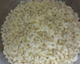 Foto del paso 1 de la receta: Coditos con solomo y cebolla